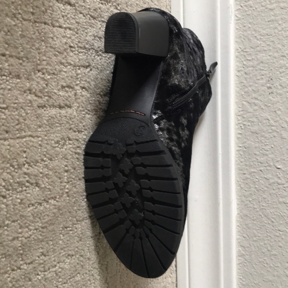 Velvet Booties - Picture 4 of 4